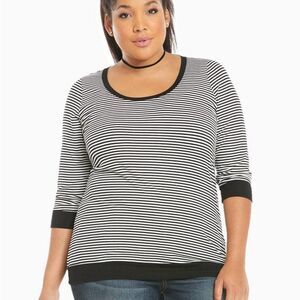 Torrid Ribbed Black & White Striped Banded Bottom Top 3/4 Sleeves Women's 0